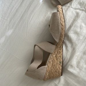 White Mountain espadrilles size 8.5M